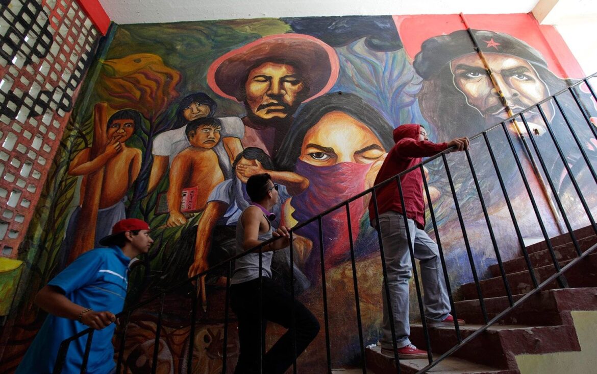ayotzinapa_guerrero_mexico_102914.jpg_742324606