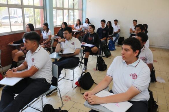 “Salón de clases en una preparatoria"